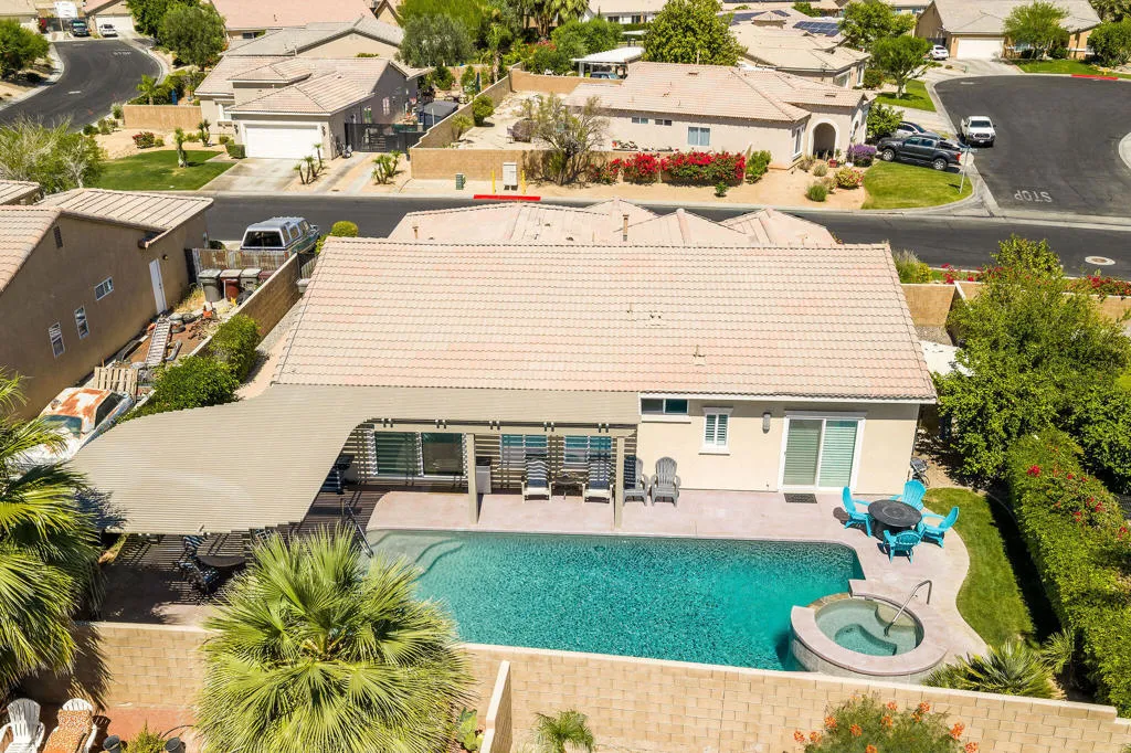 83202BroadmoorDr-50