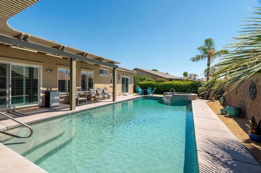 83202BroadmoorDr-43