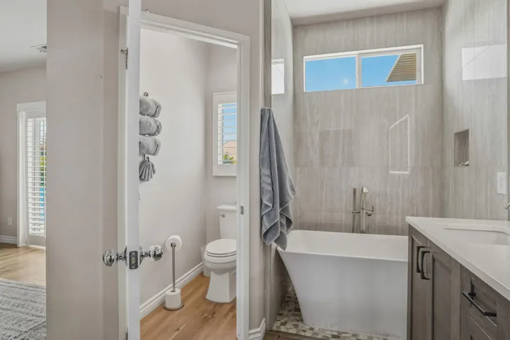 83202BroadmoorDr-32