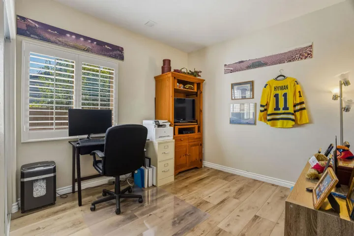 83202BroadmoorDr-21