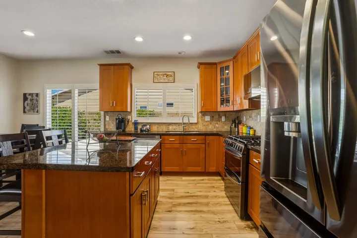 83202BroadmoorDr-17
