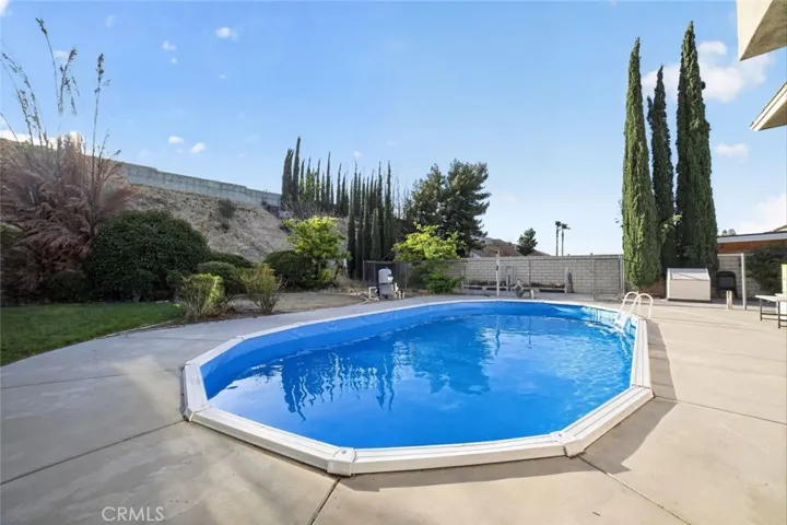 13610 Hidden Valley Road, Victorville, California 92395