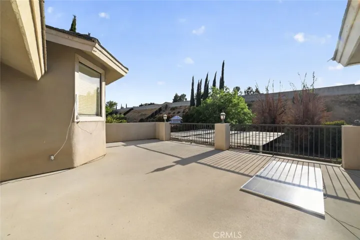 13610 Hidden Valley Road, Victorville, California 92395
