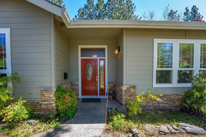 818 Deas, Mount Shasta, California 96067