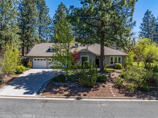 818 Deas, Mount Shasta, California 96067