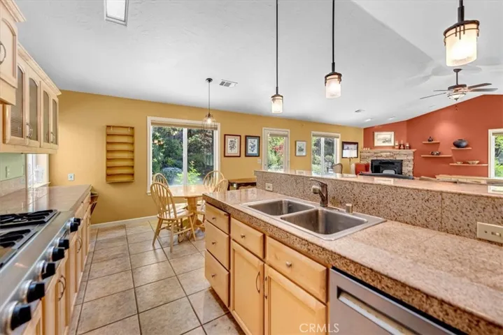 818 Deas, Mount Shasta, California 96067