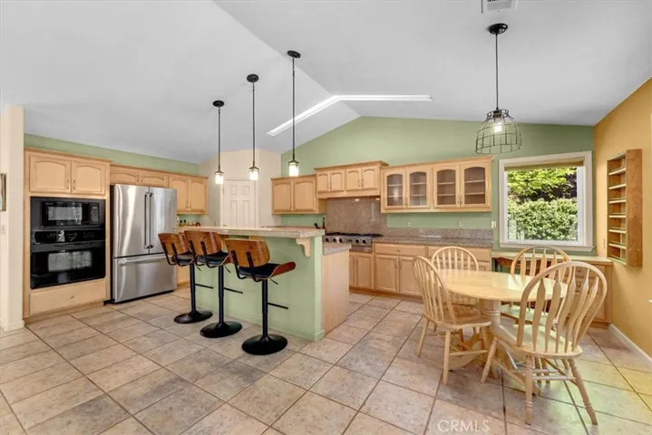 818 Deas, Mount Shasta, California 96067