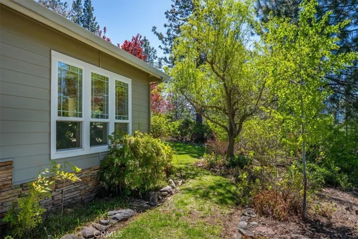 818 Deas, Mount Shasta, California 96067