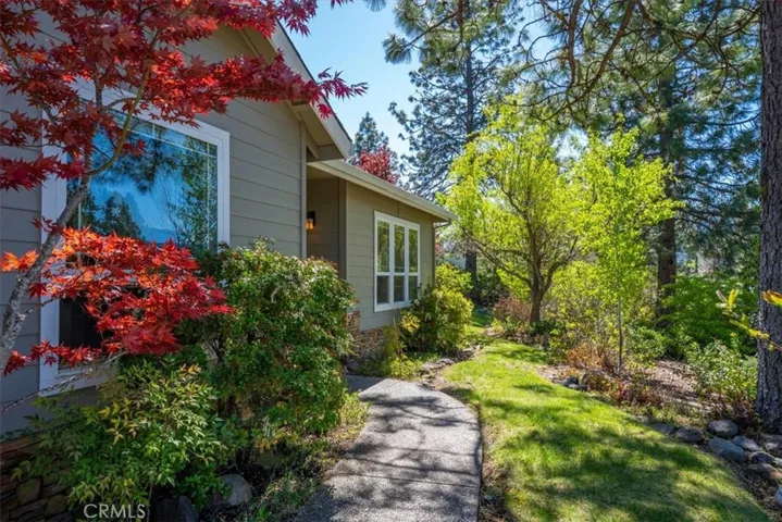 818 Deas, Mount Shasta, California 96067