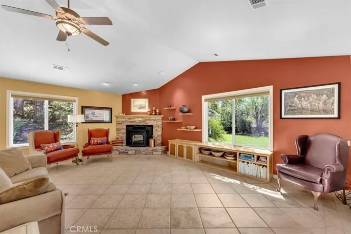 818 Deas, Mount Shasta, California 96067