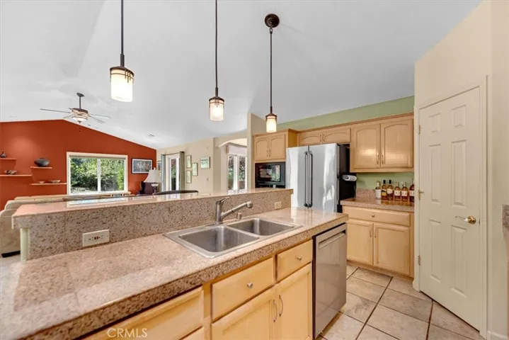 818 Deas, Mount Shasta, California 96067