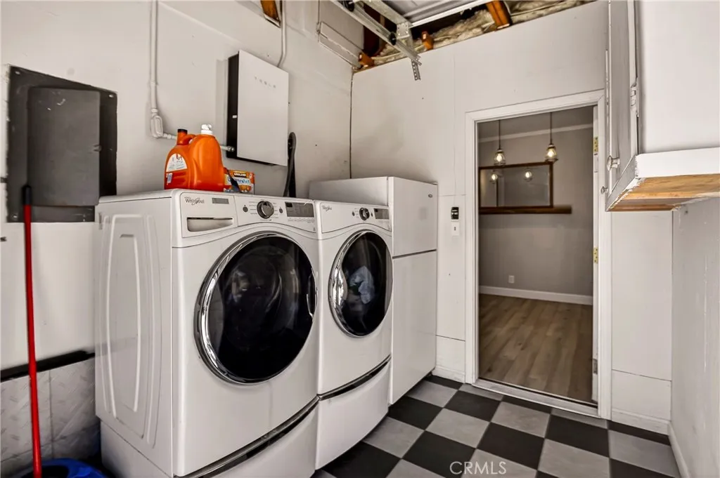 washer and dryer- both stay