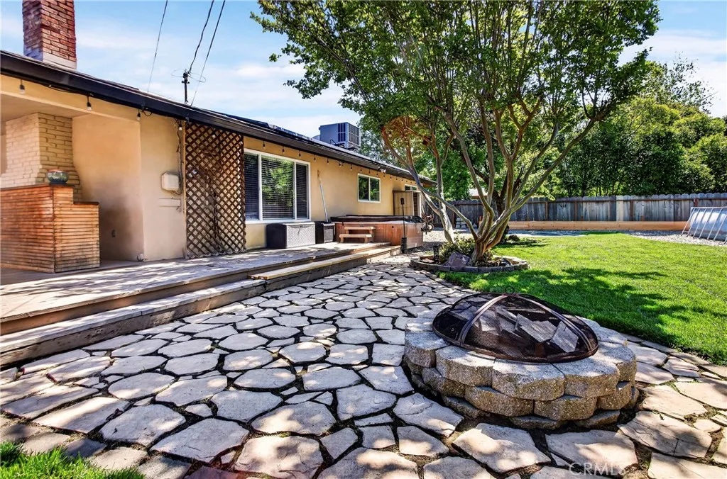 Fire pit and flag stone