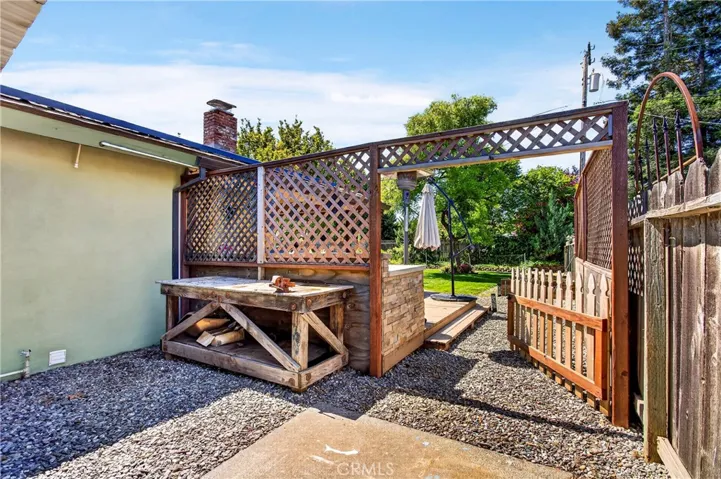 entry to the bbq area from the side of the house