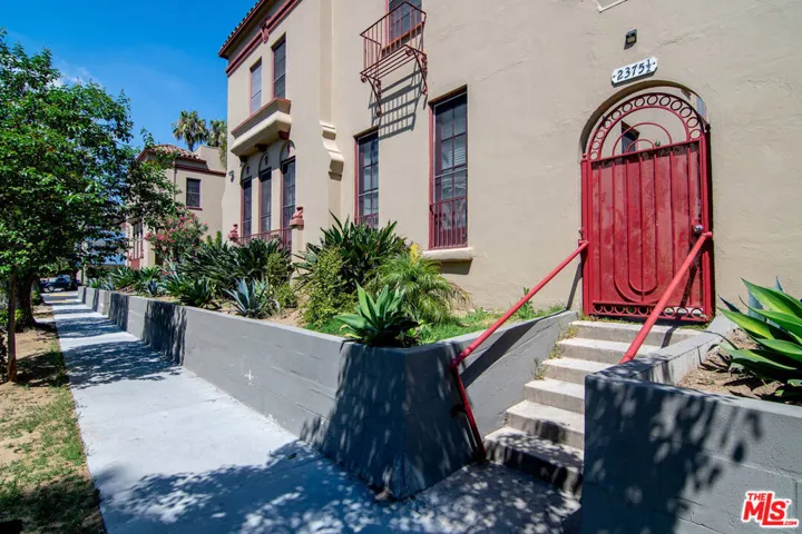 2375 W 12th Street, Los Angeles, California 90006