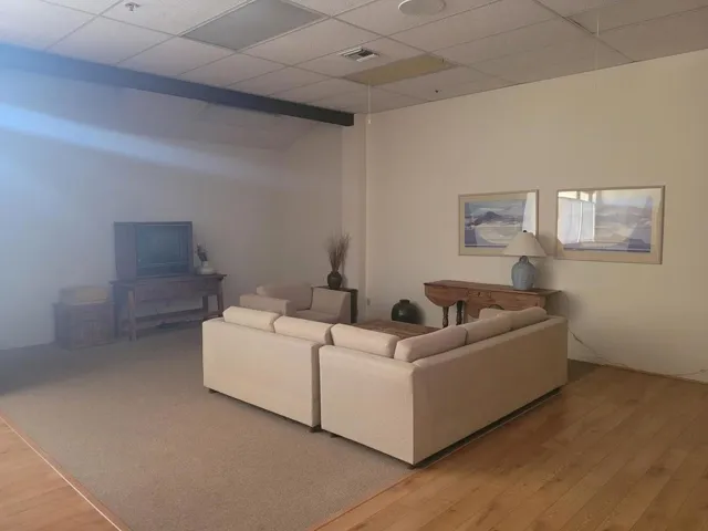 Men's Lounge