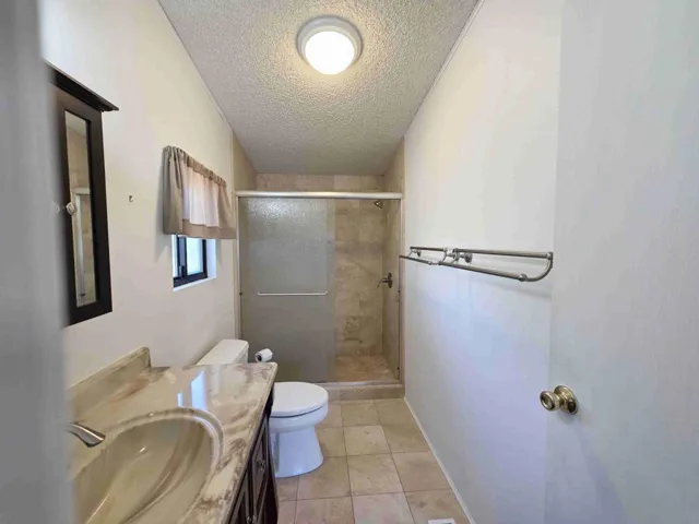 Rear Primary Bath