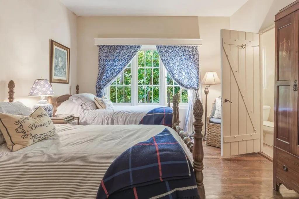 Bedroom #1