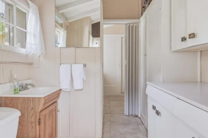 Guest house bathroom