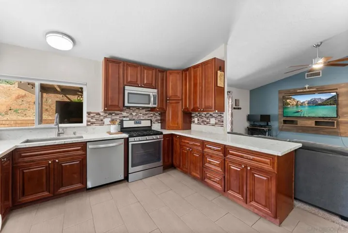 10828 Len, Santee, California 92071