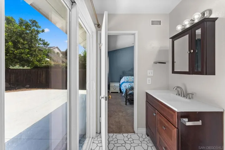 10828 Len, Santee, California 92071