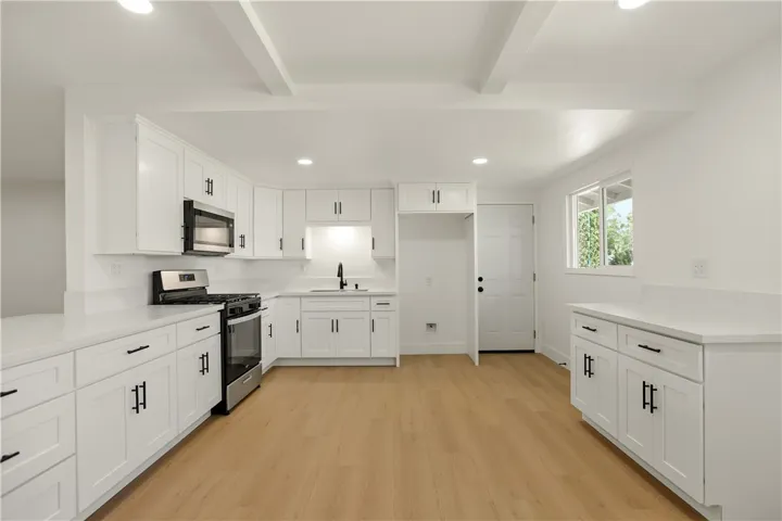 384 W 7th, Upland, California 91786