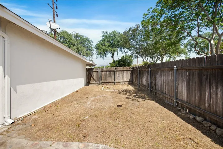 384 W 7th, Upland, California 91786