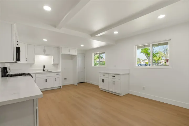 384 W 7th, Upland, California 91786
