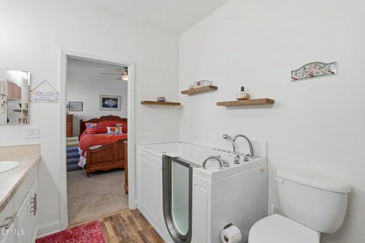 30_5540 w 5th st-24