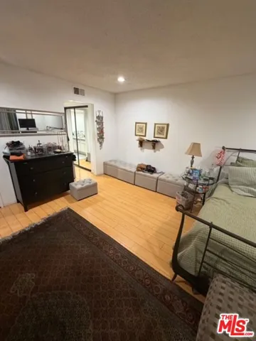 1215 Brockton Avenue 106, Los Angeles, California 90025