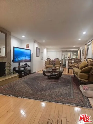 1215 Brockton Avenue 106, Los Angeles, California 90025