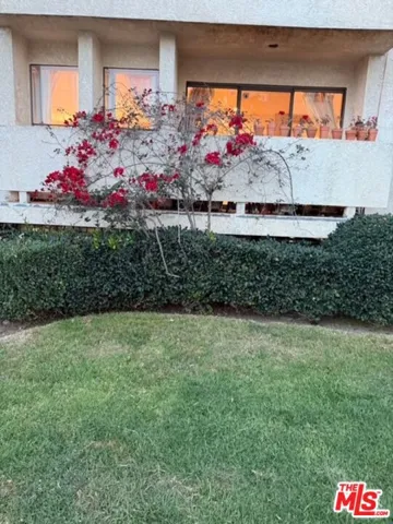 1215 Brockton Avenue 106, Los Angeles, California 90025