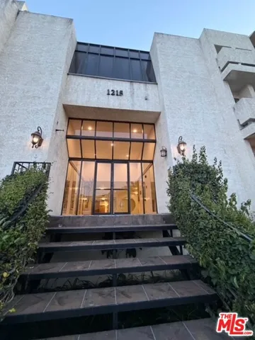 1215 Brockton Avenue 106, Los Angeles, California 90025
