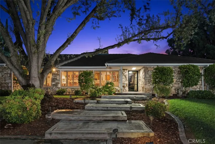5910 Victoria, Riverside, California 92506