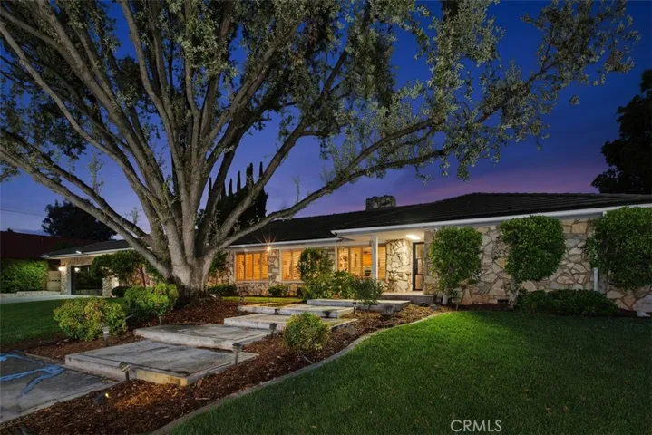5910 Victoria, Riverside, California 92506