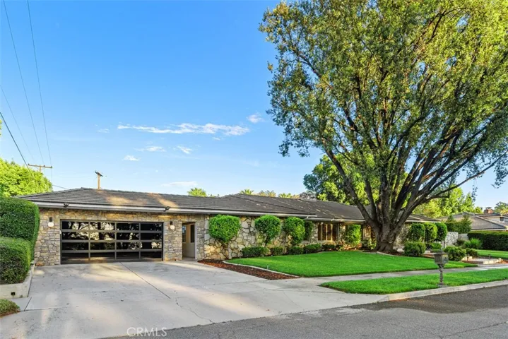 5910 Victoria, Riverside, California 92506