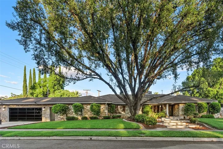 5910 Victoria, Riverside, California 92506