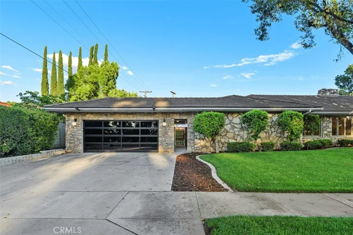 5910 Victoria, Riverside, California 92506