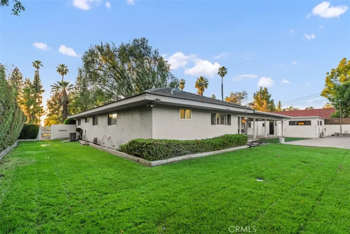 5910 Victoria, Riverside, California 92506