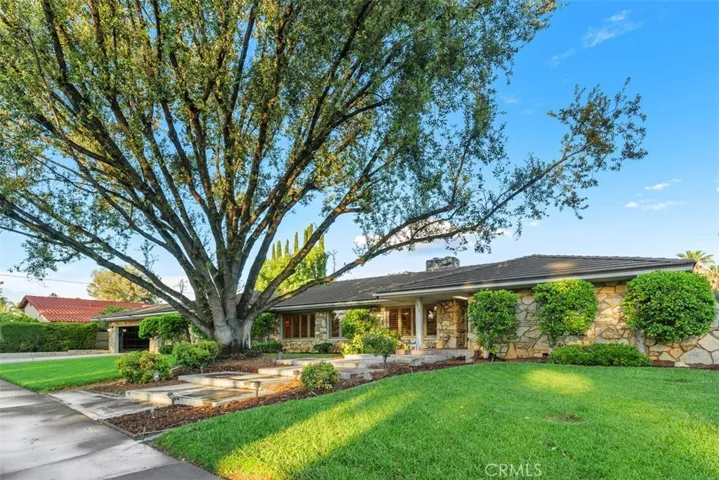 5910 Victoria, Riverside, California 92506
