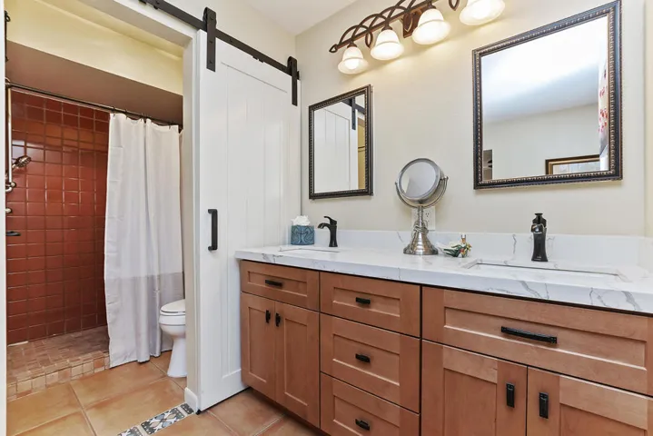 18-Primary Bathroom