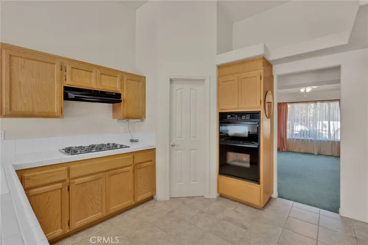 8626 Coyote Trail, Oak Hills, California 92344
