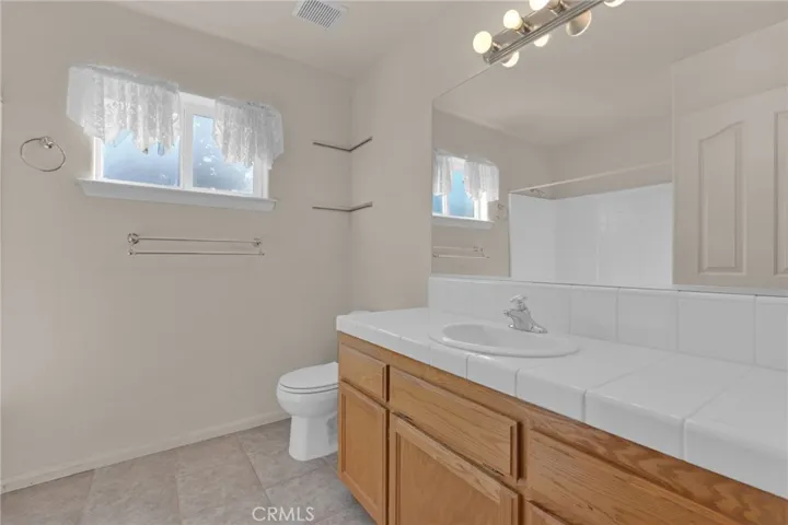 8626 Coyote Trail, Oak Hills, California 92344