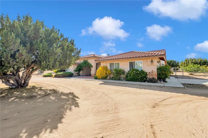 8626 Coyote Trail, Oak Hills, California 92344