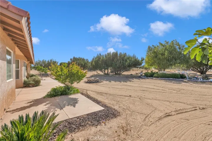 8626 Coyote Trail, Oak Hills, California 92344