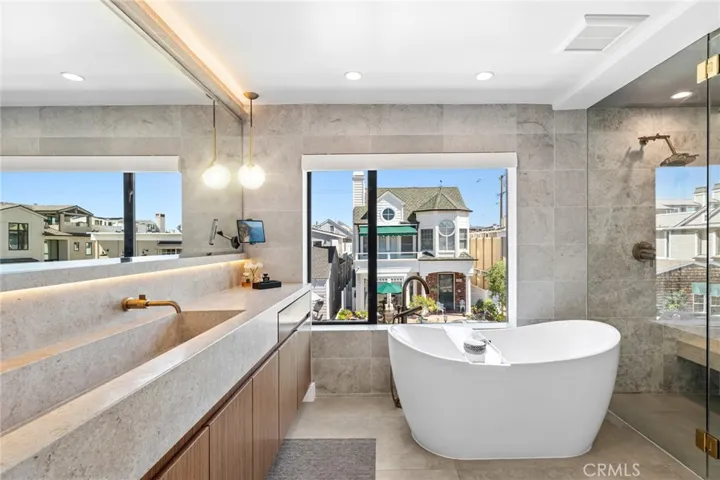 Primary bath