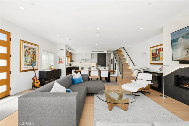 303 Ruby, Newport Beach, California 92662