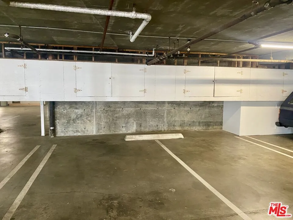 2 SIDE BY SIDE PARKING W/STORA