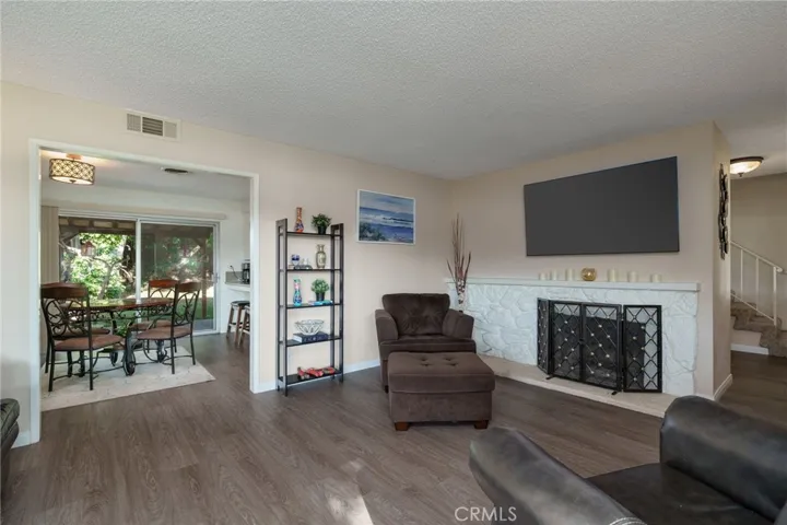 398 Day Road, Ventura, California 93003