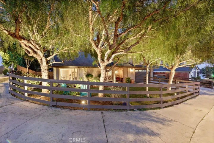 398 Day Road, Ventura, California 93003